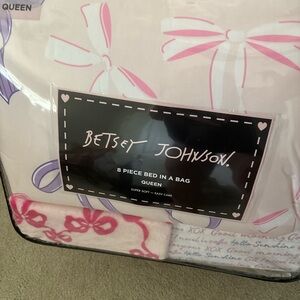 Betsey Johnson Bow  Pink and Purple Comforter Set